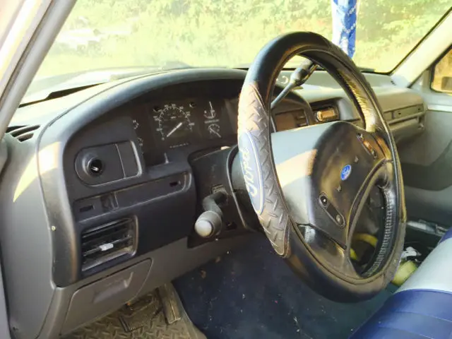 1993 ford f-150 xlt standard cab pickup 2-door 5.0l 4wd 4x4