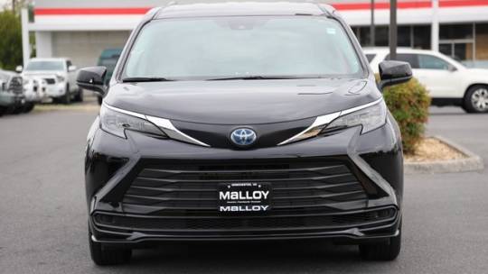 2024 toyota sienna le 8-passenger