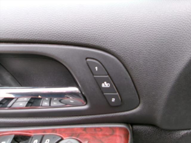 2010 cadillac escalade luxury