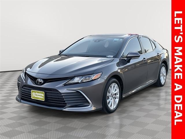 2024 toyota camry le