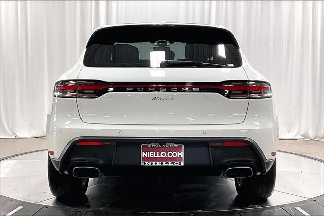 2024 porsche macan base