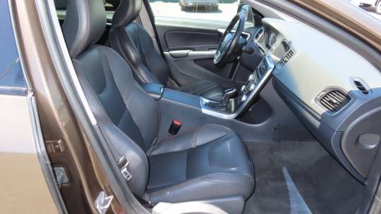 2016 Volvo V60 Cross Country
