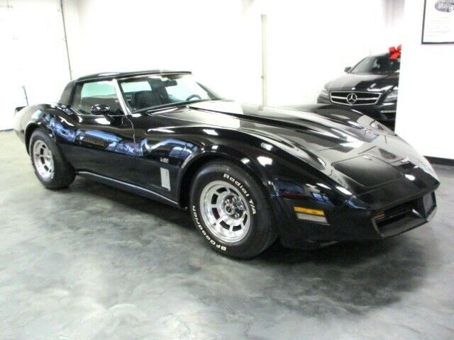 1980 chevrolet corvette coupe v8 only 42k miles black on black sharp vette