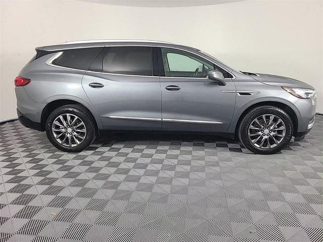 2020 buick enclave essence