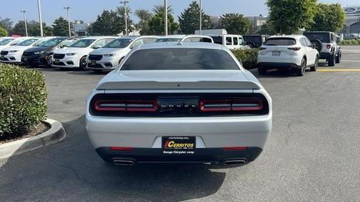 2020 dodge challenger