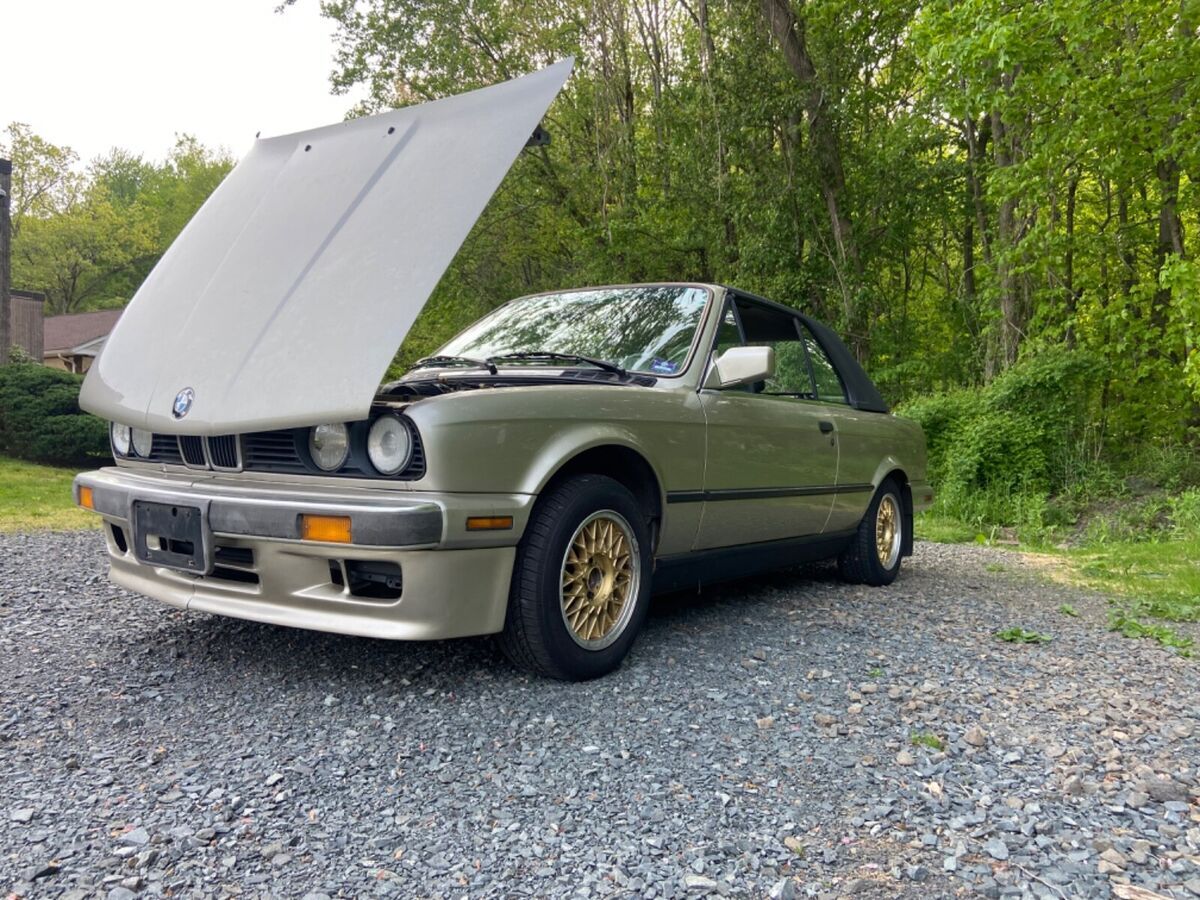 1988 bmw 325i base convertible 2-door 2.5l with hardtop