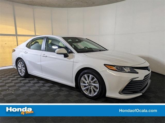 2022 toyota camry le