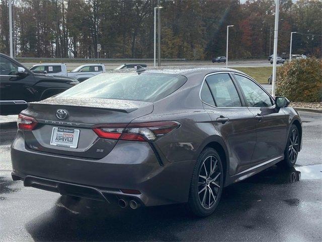 2022 toyota camry se