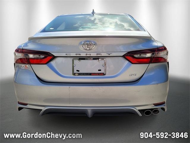 2022 toyota camry se