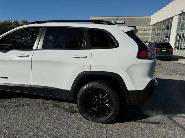 2023 jeep cherokee altitude lux