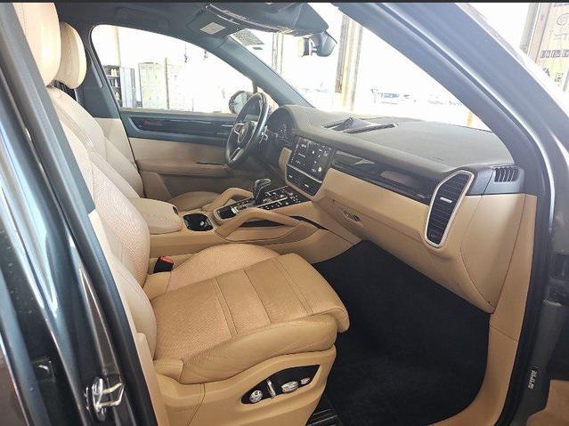 2021 porsche cayenne base