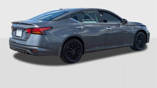 2025 Nissan Altima