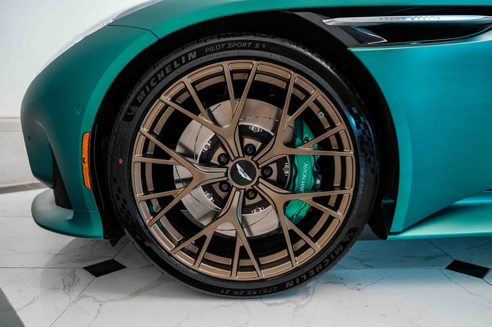 2025 aston martin db12 volante volante