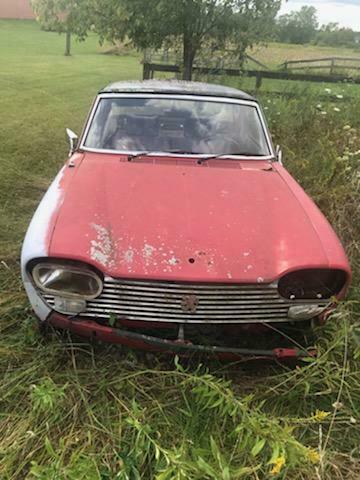 hard top convertible car peugot 204 -1968