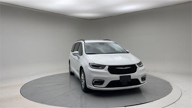 2022 chrysler pacifica touring l