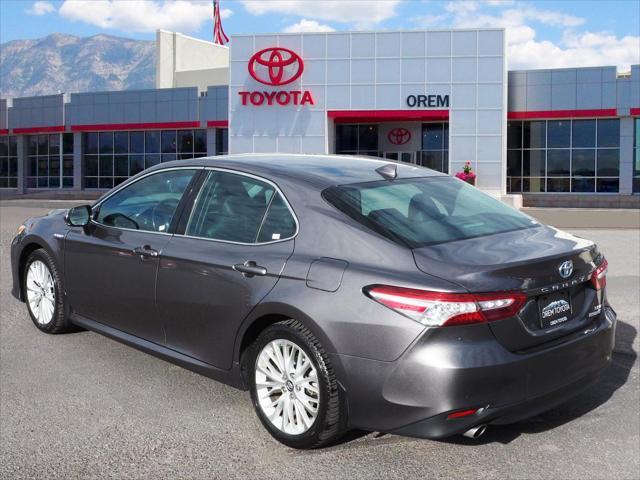 2019 toyota camry hybrid xle