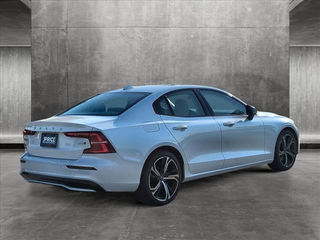 2024 volvo s60 b5 core dark theme