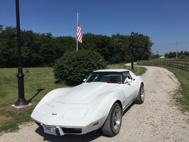 1977 chevrolet corvette stingray l-48 white and red interior 69900 miles, t-tops