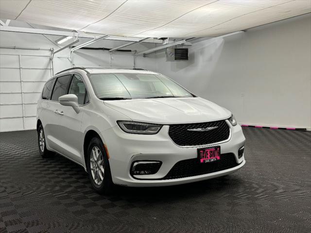 2022 chrysler pacifica touring l