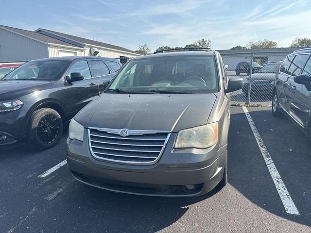 2010 chrysler town & country touring
