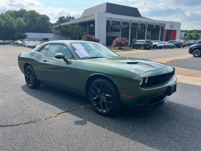 2022 dodge challenger sxt