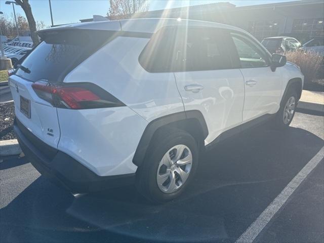 2023 toyota rav4 le