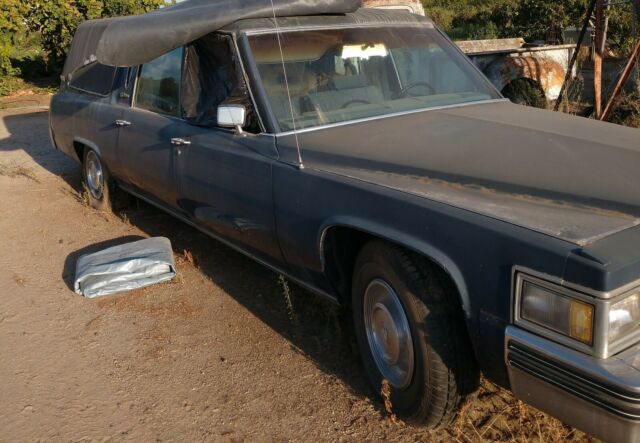 cadillac ss 1978 hearse w/authentic coffin