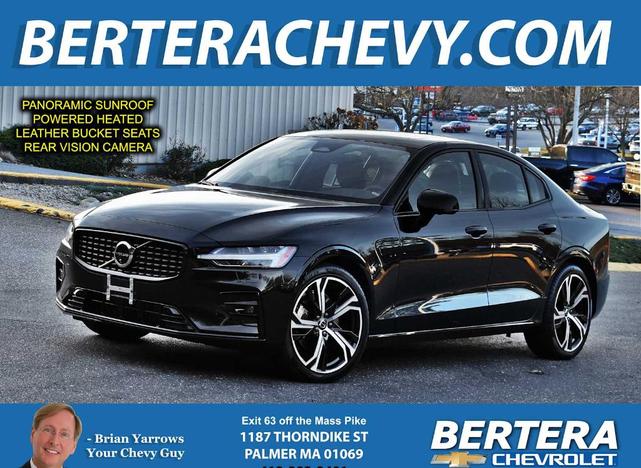 2024 volvo s60 b5 plus dark theme