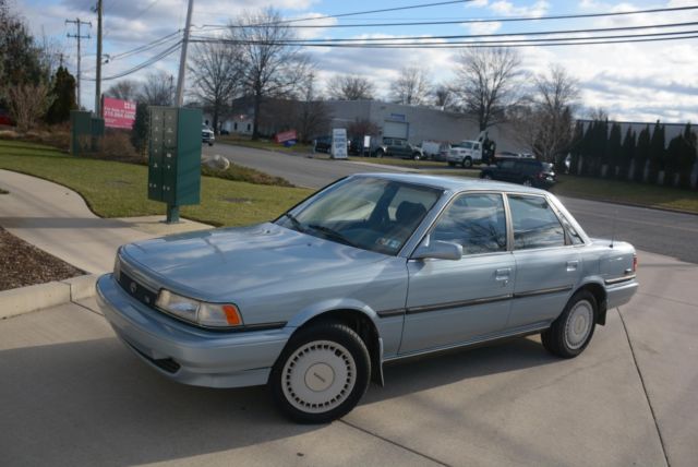 1991 toyota camry le v6 nice and clean , runs good no reserve please check video
