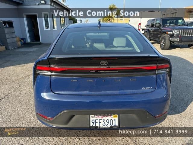 2023 toyota prius le