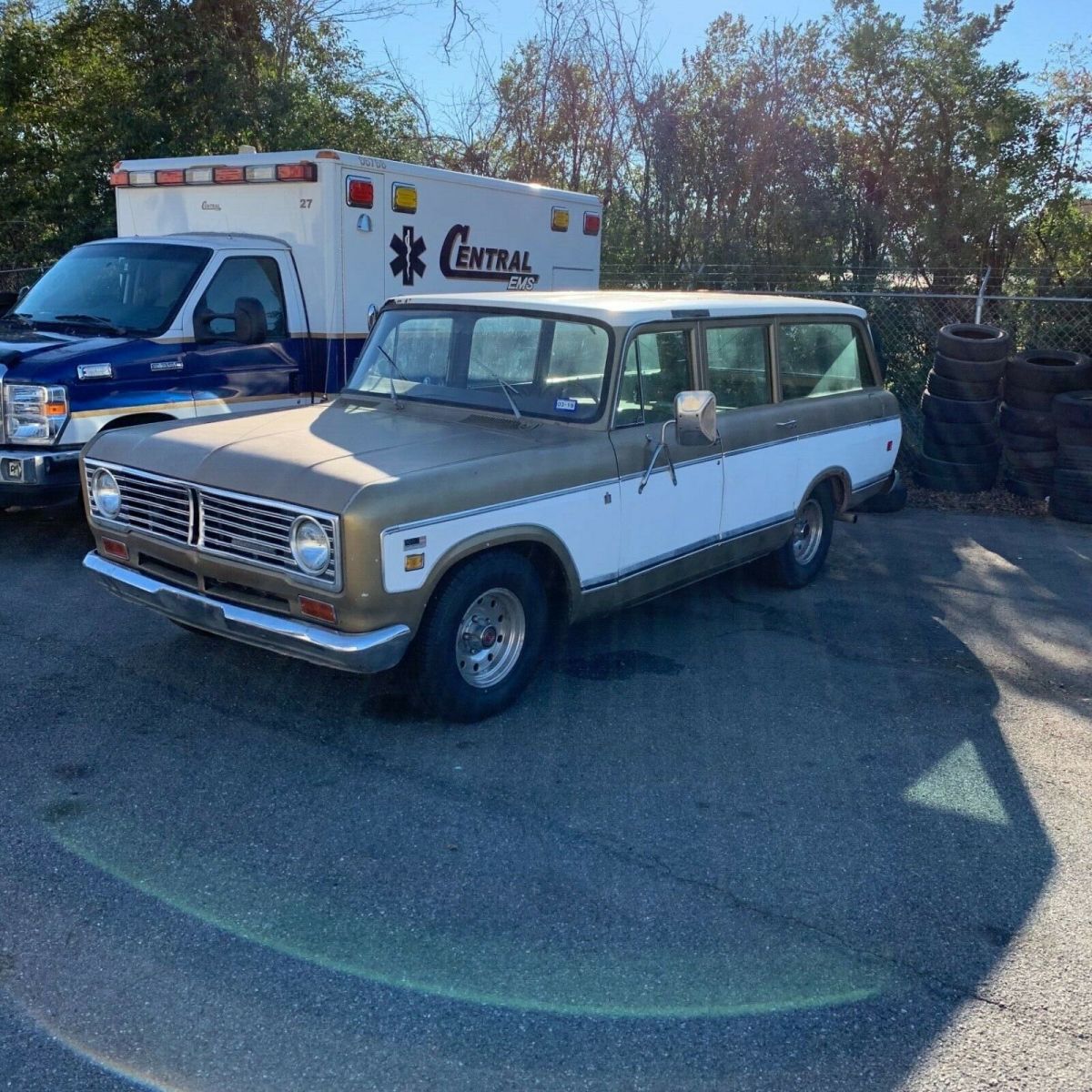 1973 international harvester travelall 1010 custom (similar, but not a scout)