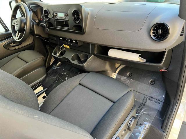 2022 mercedes-benz sprinter 1500 standard roof i4