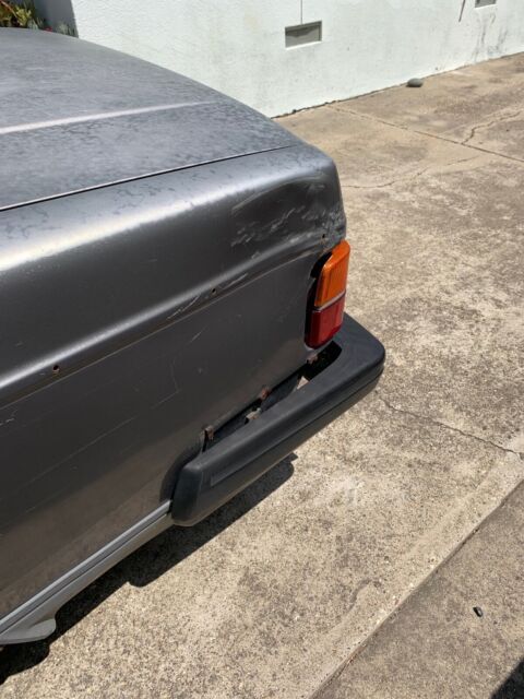 1992 volvo 240 sedan grey rwd manual base