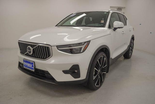 2023 volvo xc40 b5 ultimate bright theme
