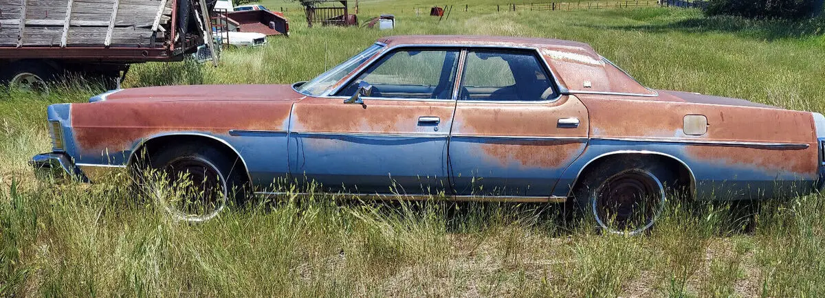 mercury marquis - 4 dr - auto trans