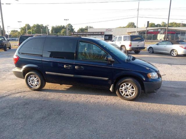 2005 dodge caravan se