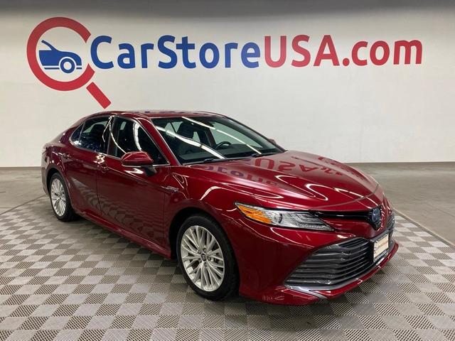 2020 toyota camry hybrid xle