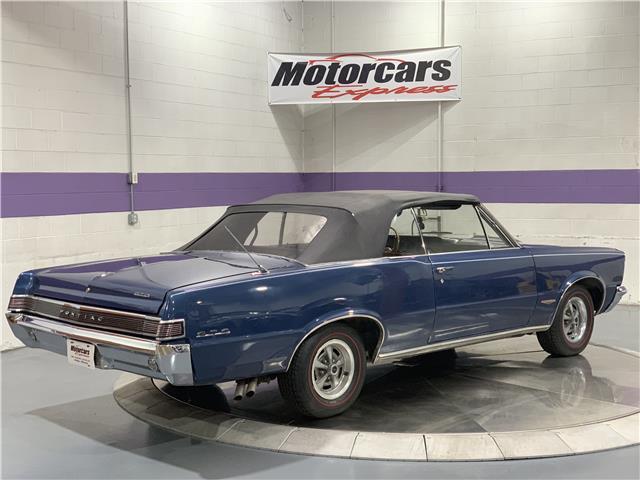 4-speed manual. tri power pontiac **well documented**