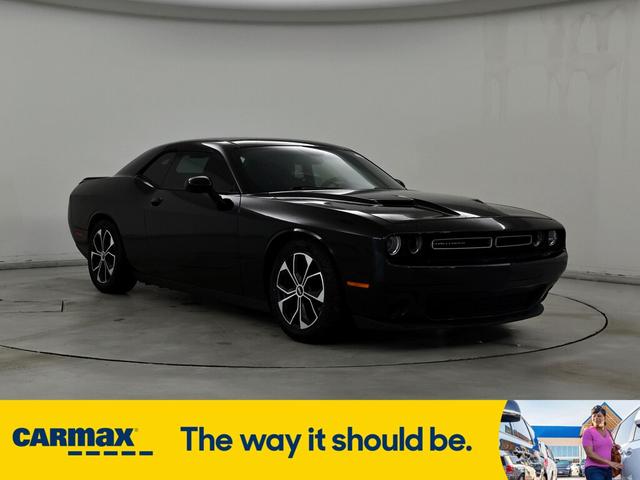 2018 dodge challenger sxt