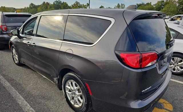 2021 chrysler voyager lx