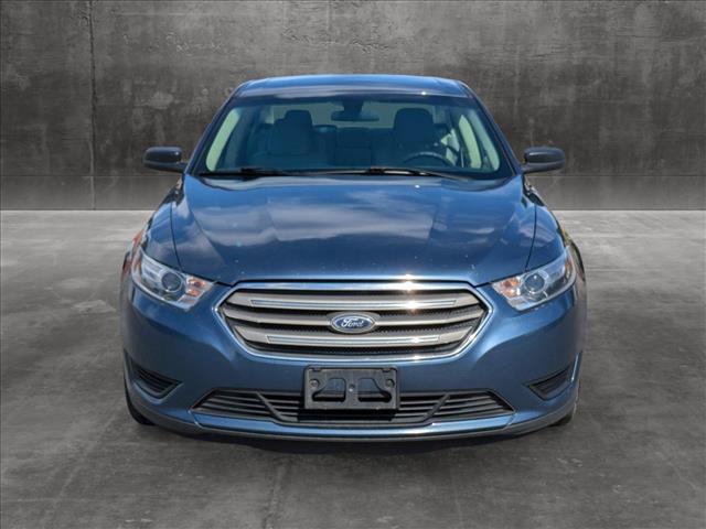 2019 ford taurus se