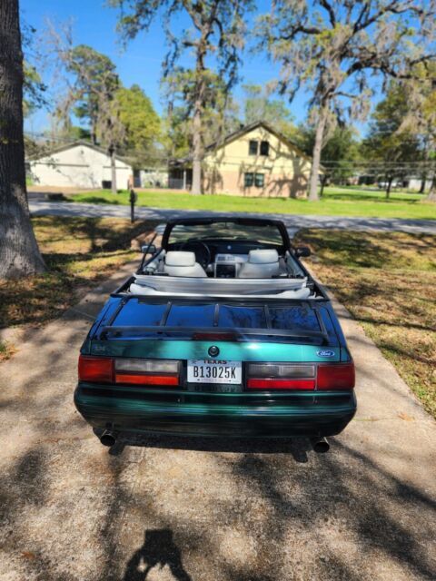 1990 ford mustang convertible green rwd automatic lx 7-up edition