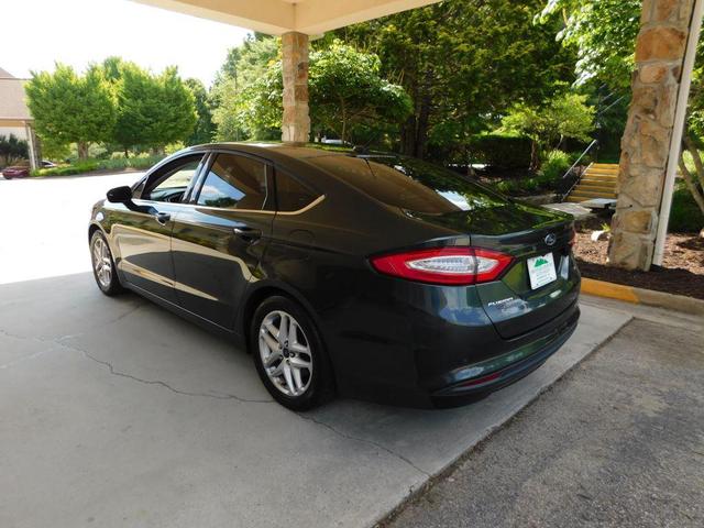 2016 ford fusion se