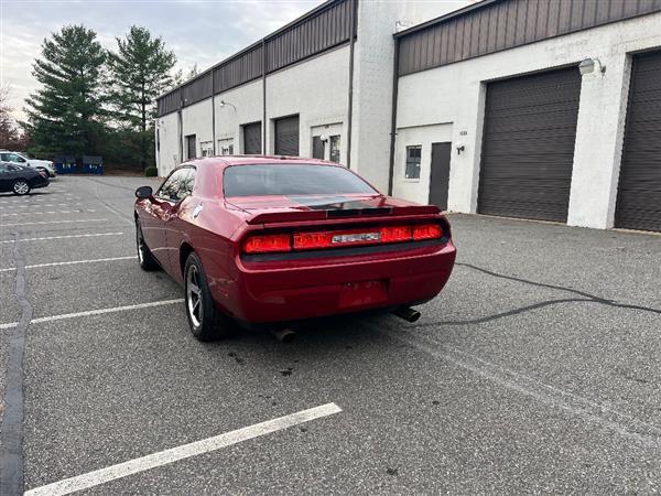 2010 dodge challenger se