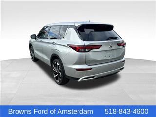 2023 Mitsubishi Outlander se