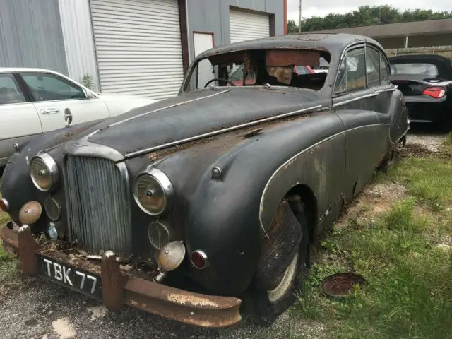 barn find1959 jaguar mk ix saloon for restoration or parts complete car