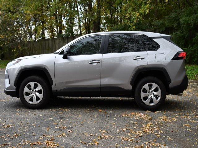 2023 toyota rav4 le