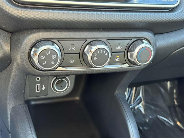 2022 nissan kicks s