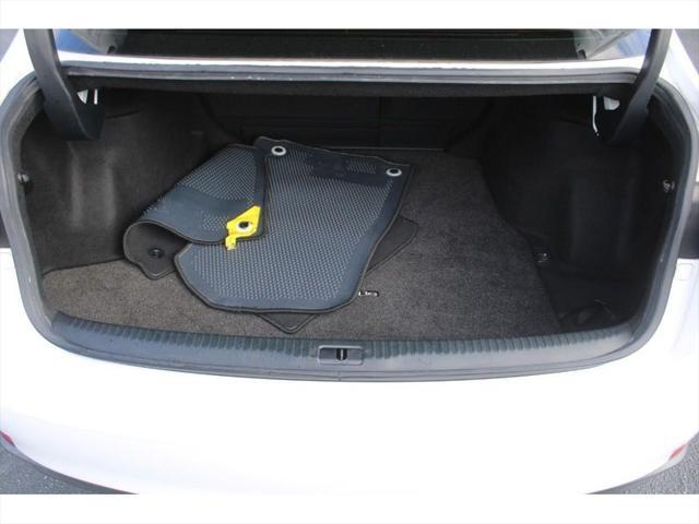 2017 lexus is 200t base