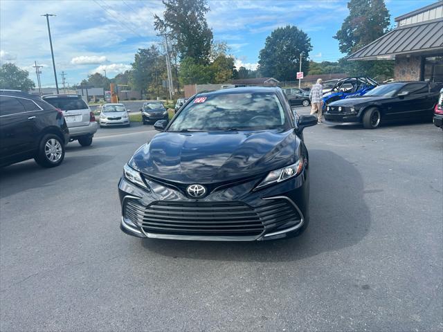 2022 toyota camry le
